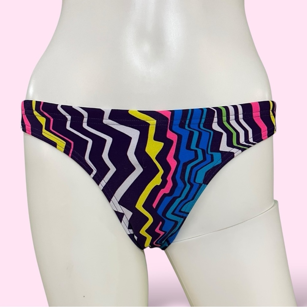 Arena Purple Leaf Zig-Zag  Design Bottom, 34